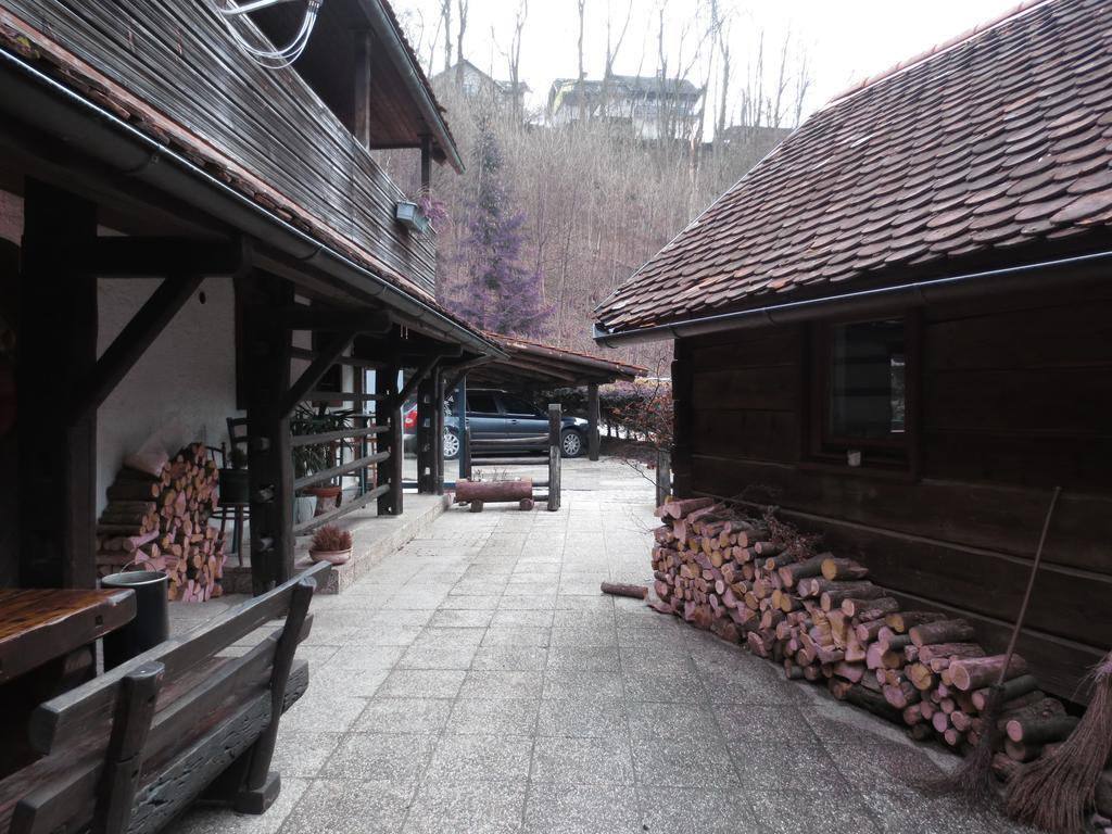Отель Gostisce Smuk Криже Экстерьер фото