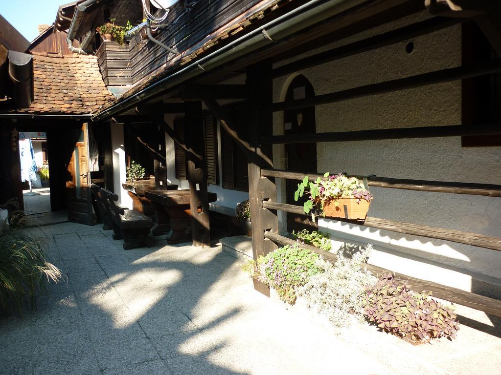 Отель Gostisce Smuk Криже Экстерьер фото